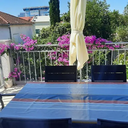 Tiki Apartmán *